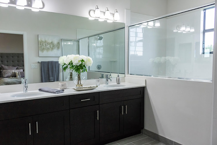 Vancouver Renovate ( Moyay Construction )